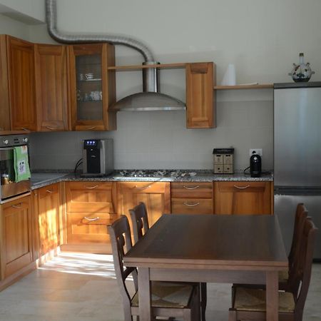 אלבניה Calicantus Bed And Breakfast מראה חיצוני תמונה