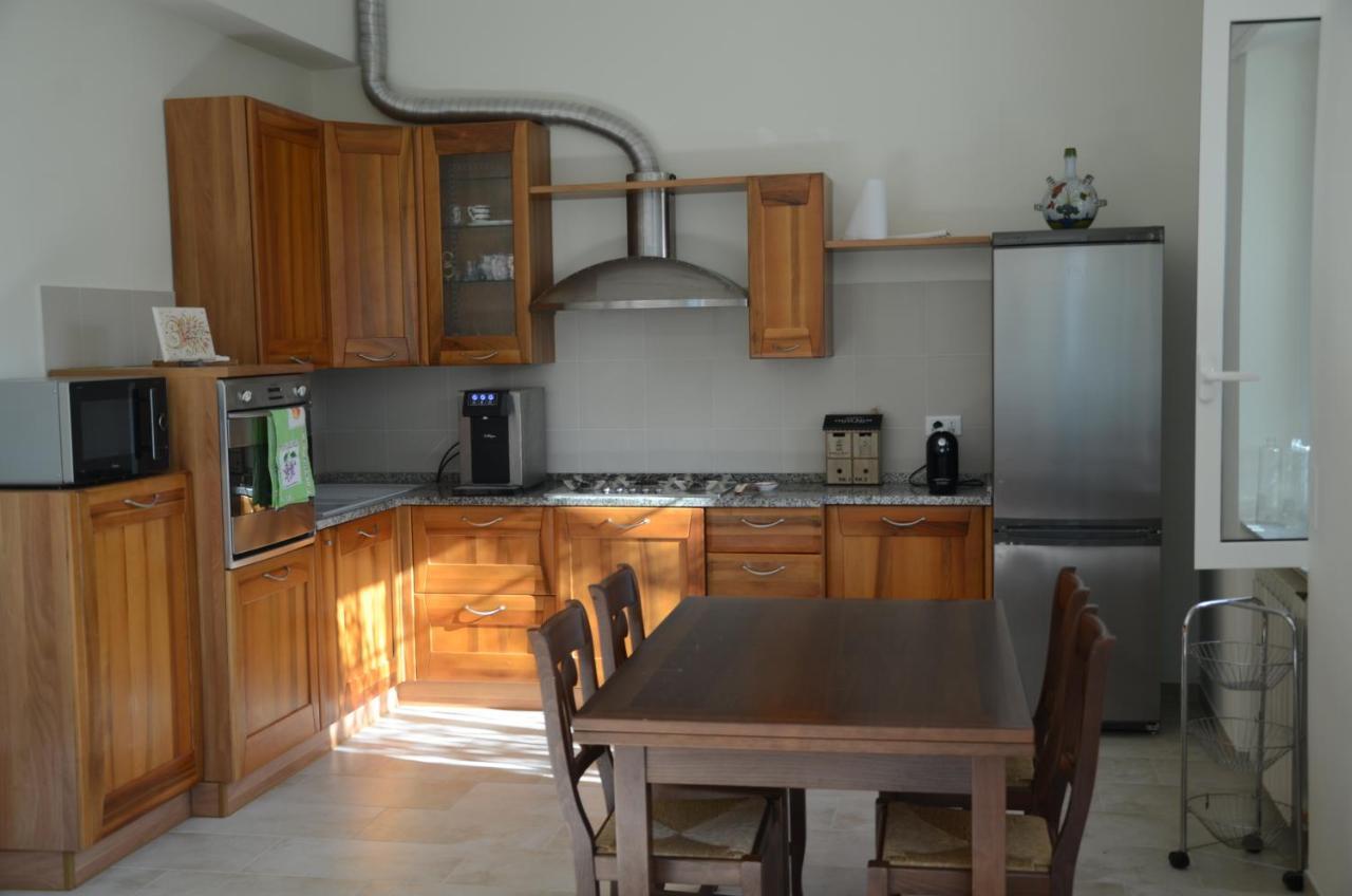 אלבניה Calicantus Bed And Breakfast מראה חיצוני תמונה
